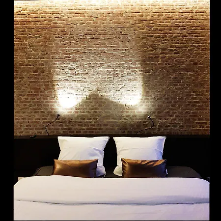 Goodnight Hotel